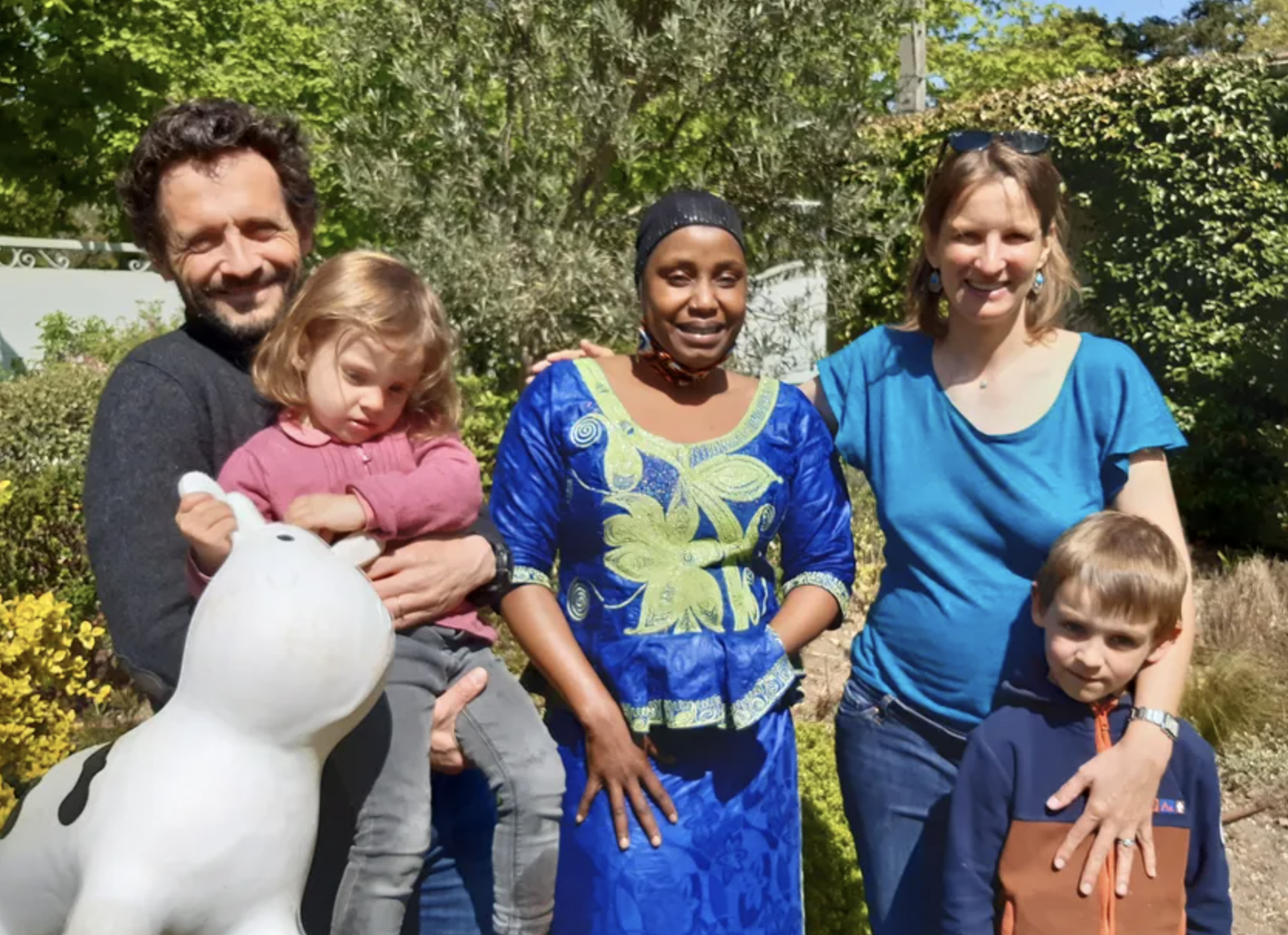 photo de famille avec personne hébergée
